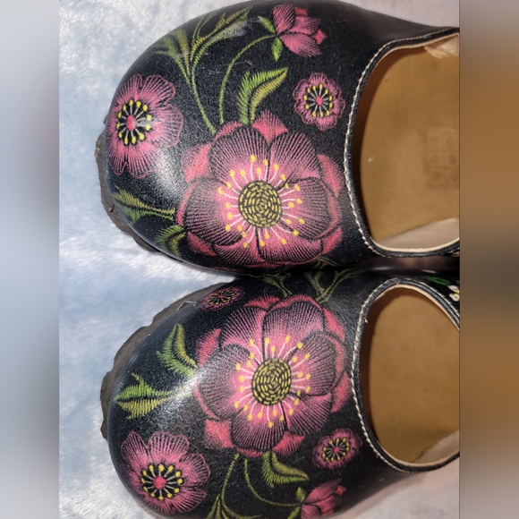 🌸 Goby Black Pink Print Handpainted Vegan Shoes Maryjanes Size 38 Worn Twice - Picture 3 of 7